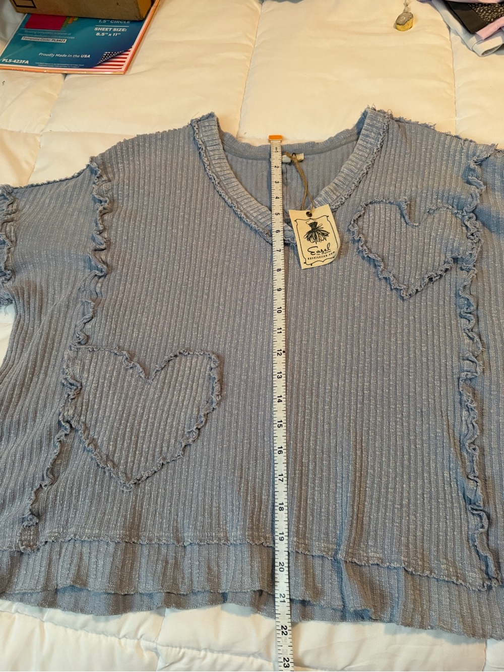 134 Easel Heartstrings of Style Pullover - Picture 10 of 13
